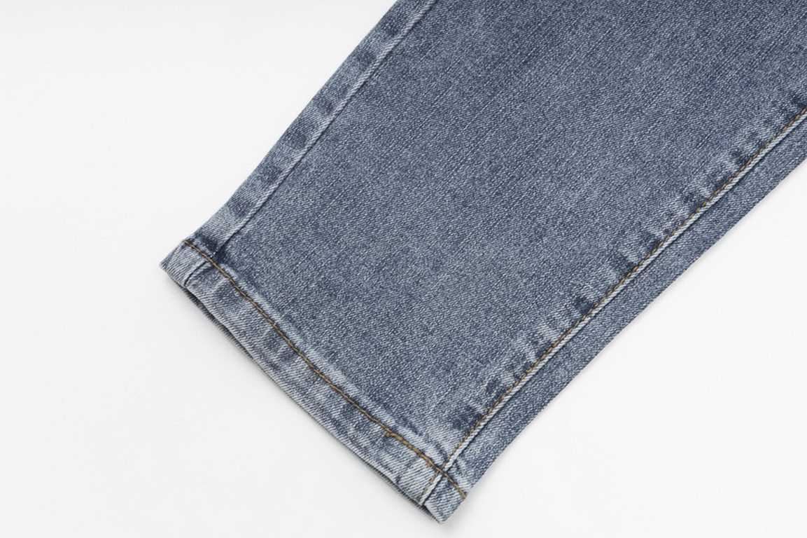 Louis Vuitton Louis Vuitton Bear Patch JeansSo far this year to do the most awesome jeans, heavy wash process, hidden mystery details are very much, this time the main push of the pants either version or on the body are 