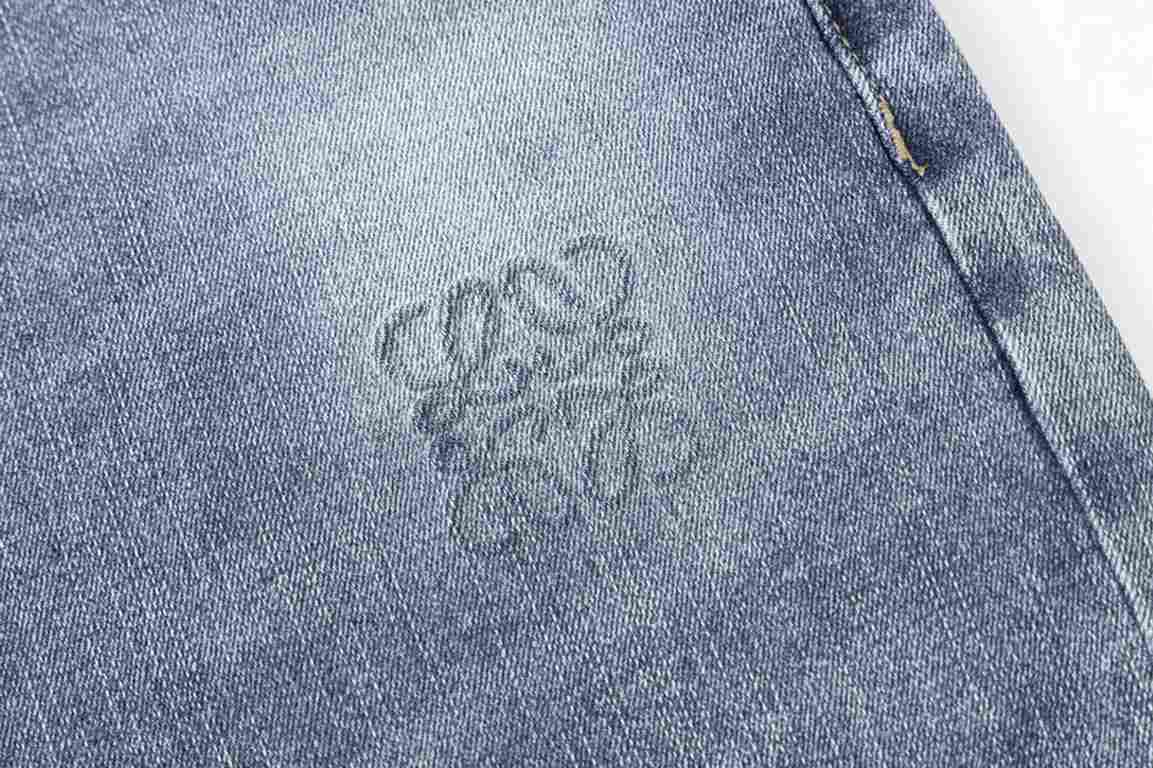 Loewe printed jeans 2023 latest products, counter synchronization on sale, the original single goods, washed casual jeans, imported original washed stretch fabric, comfortable and elastic, the original hardware accessori