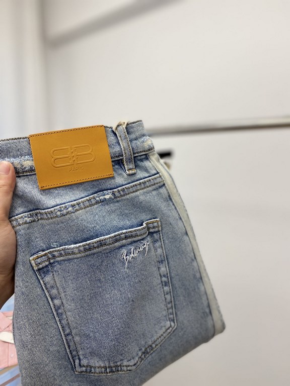 Paris family, 2023 latest products, counter synchronization on sale, the original single goods, washed casual jeans, imported original washed stretch fabric, comfortable and elastic, the original hardware accessories dec