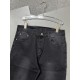 Lv 2023 spring and summer new counter latest thin stretch jeans counter synchronization on the new, using guest water wash denim fabric, such a soft and comfortable fabric, pants pockets at the brand embroidery letters L