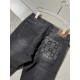 Lv 2023 spring and summer new counter latest thin stretch jeans counter synchronization on the new, using guest water wash denim fabric, such a soft and comfortable fabric, pants pockets at the brand embroidery letters L