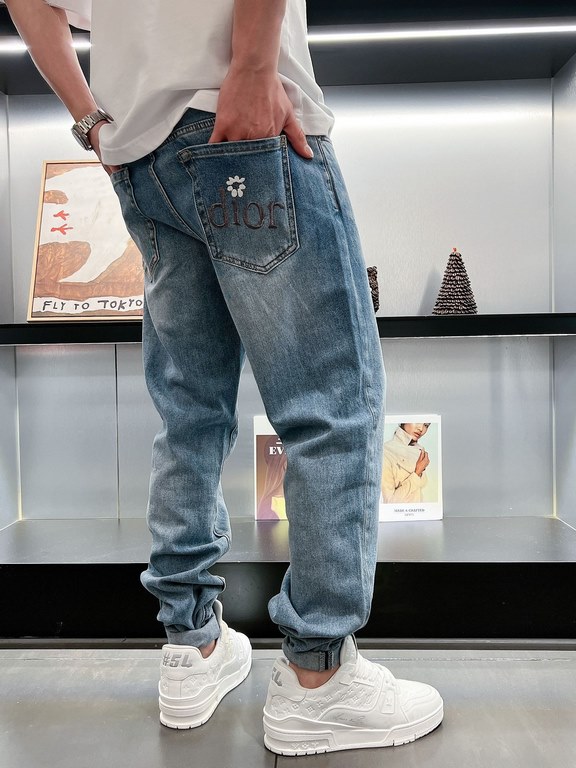 CD 2023 spring and summer new floral embroidery letters logo logo men's small straight Slim jeans! Channel rare out, the market is rare boutique channel source, absolutely can bring you an unexpected wearing experience, 