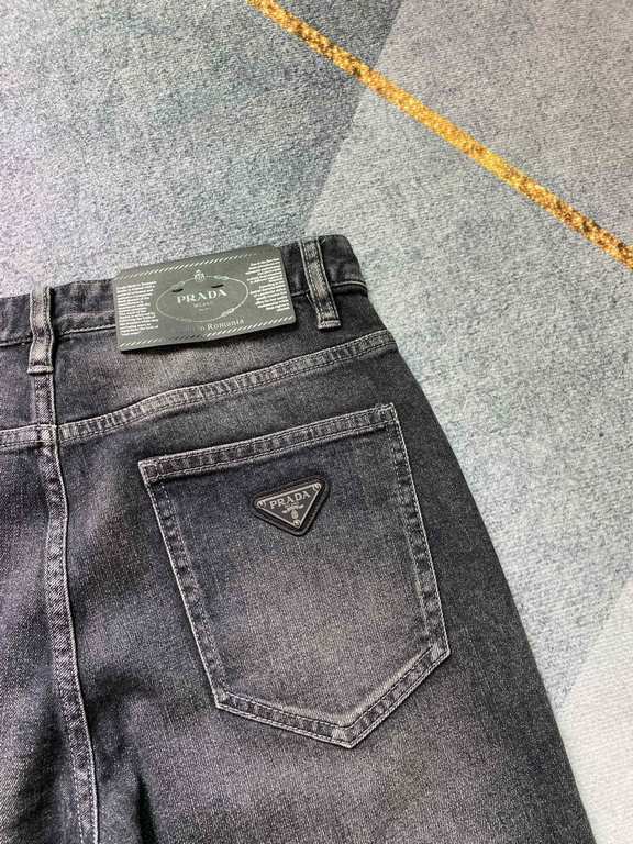 2023 High-end custom jeans Latest fashion week runway models Original color yeast wash process Selected heavyweight denim fabric (pure cotton) comfortable and skin-friendly Original hardware accessories accessories Cubic