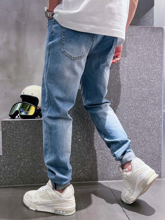 New products] Foreign trade company orders. Don't miss these Dir Small Straight Back Pocket CD Letter Embroidered Casual Men's Jeans!More and more men are no longer limited to the traditional style of dressing, more incl