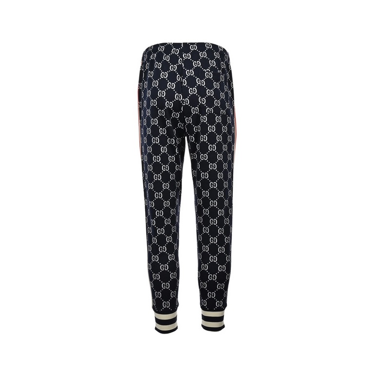 Gucci  Gucci classic full print jacquard logo suit pantsGuc series suit fire to no one, the fabric is custom weaving and dyeing full print Logo, the whole piece of clothing positioning cutting, placket left and right G a