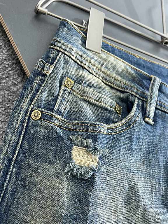 Bird's 23SS new jeans High-end quality Fabric with stretch Good shape Back pockets Embroidery letter design Fashionable Any combination looks good. Yardage 30, 31, 32, 33, 34, 36, 38.