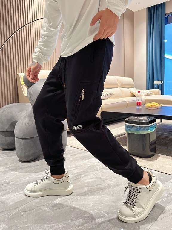 Parisienne new casual pants for fallwinter 2023! Synchronized sale on the official website. The brand's classic LOGO casual pants , customized fabric, excellent comfort, strong hand touch. Highly recognizable, perfect qu