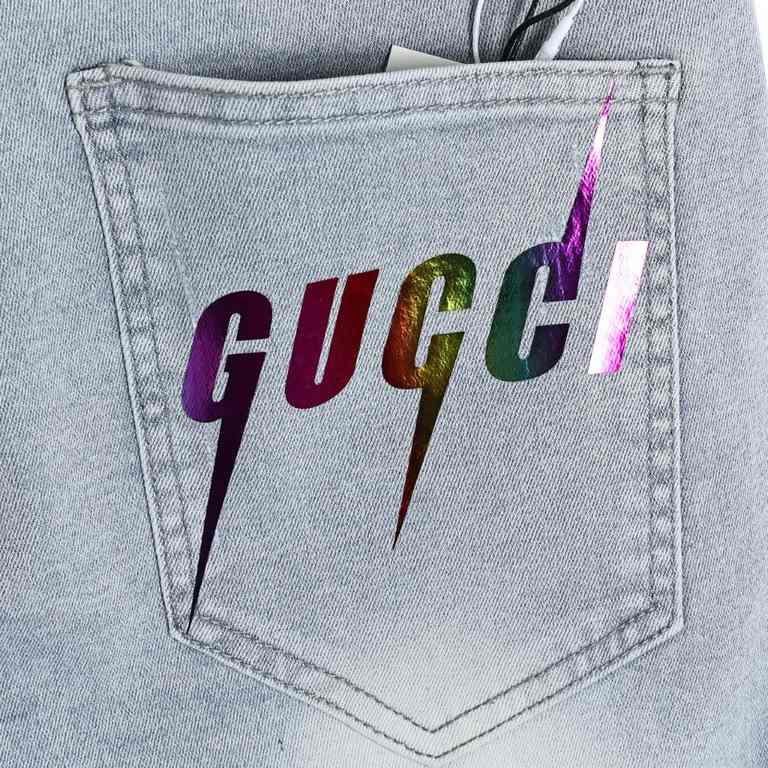 GUCCIGucci Back Pocket Lightning Logo JeansSo far this year to do the most awesome jeans, heavy wash process, hidden mystery details are very much, this time the main push of the pants whether version or on the body is t