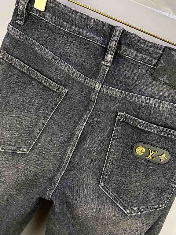 LV donkey 23FW fall and winter new jeans smoky gray super good-looking fabric with elasticity high comfort on the body without a sense of constraints back pockets classic floral pattern metal label design fashionableYard