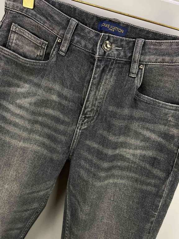 LV donkey 23FW fall and winter new jeans smoky gray super good-looking fabric with elasticity high comfort on the body without a sense of constraints back pockets classic floral pattern metal label design fashionableYard