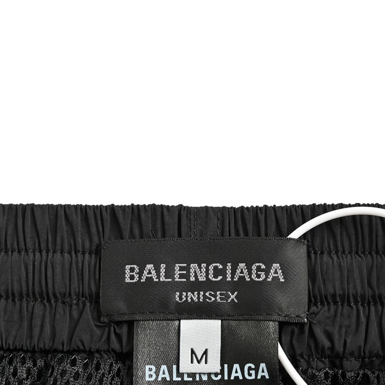 BalenciagaParisian 23Fw Embroidered Nylon TrousersCustomized Paris three defense full-featured punching fabric, custom 100 nylon mesh, windproof waterproof and sunscreen, breathable and comfortable on the upper body, usi