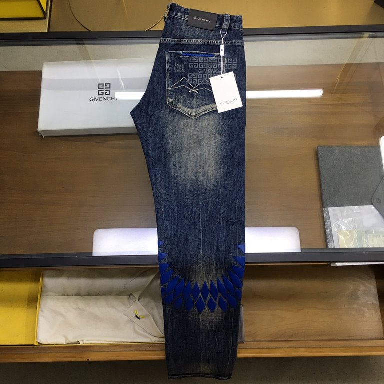 New products   Gvc 2023 summer the latest products, counter synchronization on sale original single goods, washed casual jeans, imported original washed stretch fabric, comfortable and elastic, back pockets exquisite han