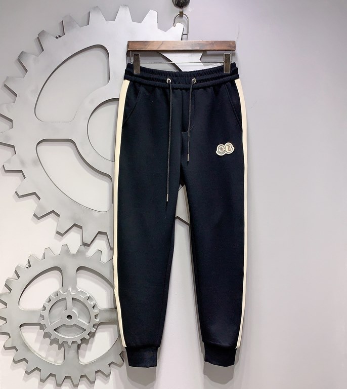 Moncler Moncler 2023 latest product casual pants counter with the same fabric, version of the fashionable and generous, lifting the buttocks thin, no tightness, the use of counter imported fabrics on the upper body comfo