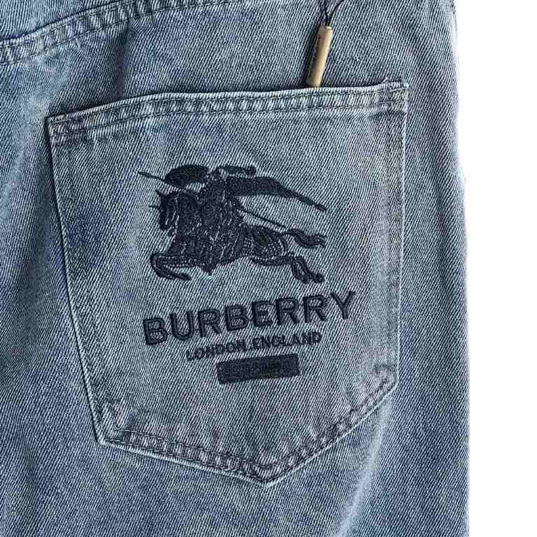 BurberryBurberry Co-named SUP War Horse Embroidered JeansBurberry co-branded SUP War Horse embroidered jeans  original version of the purchase of the development of the version of the process of production of high versio