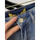 Fendi, 2023 latest products, counter synchronization is available, the original single goods, washed casual jeans, imported original washed elastic fabric, comfortable and elastic, the original hardware accessories decor