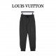 Louis VuittonLouis Vuitton 23Fw show models embroidered logo pants High-end high-end series of pants must have logo embroidery fall and winter can not be missing the most comfortable performance of casual pants, with the