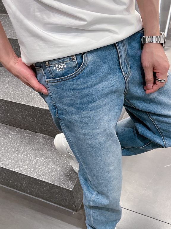 FD 2023 spring and summer new FF lock logo men's small straight denim jeans! Channel rare out, the market is rare boutique channel source, absolutely can bring you an unexpected wearing experience, sincerely recommended 