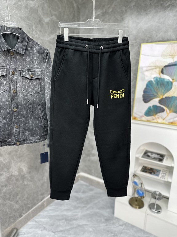 Fendi new casual pants for fallwinter 2023! Official website synchronized sale. Brand classic LOGO casual pants , customized fabric, excellent comfort, strong hand touch. Highly recognizable, perfect quality craftsmanshi