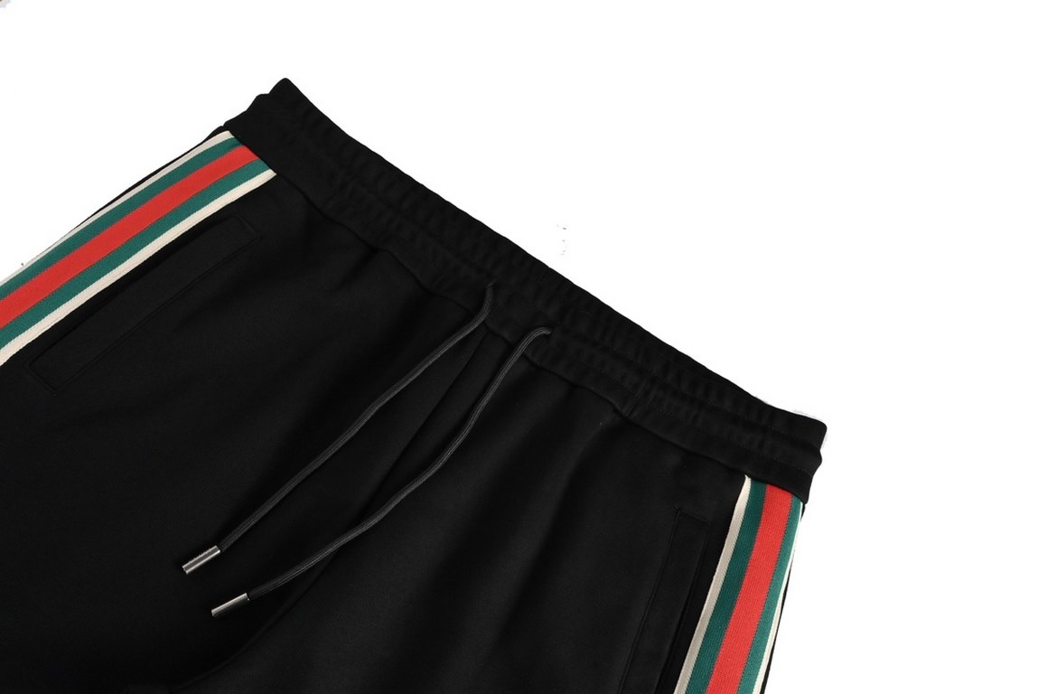 GucciGucci 23Fw Side Webbing Straight Leg PantsGucciGucci 23Fw Side Webbing Straight Leg Pants2023 new counter synchronization embellished with a colorful Logo webbing high-end quality pants explosive fabric using 360 gr