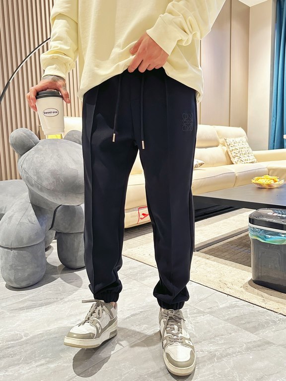 Loewe 2023 fall and winter new casual pants! Synchronized sale on the official website. Brand classic LOGO casual pants , customized fabric, excellent comfort, strong hand touch. Highly recognizable, perfect quality craf