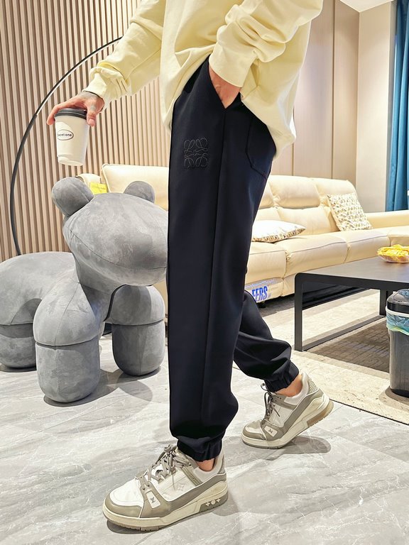 Loewe 2023 fall and winter new casual pants! Synchronized sale on the official website. Brand classic LOGO casual pants , customized fabric, excellent comfort, strong hand touch. Highly recognizable, perfect quality craf