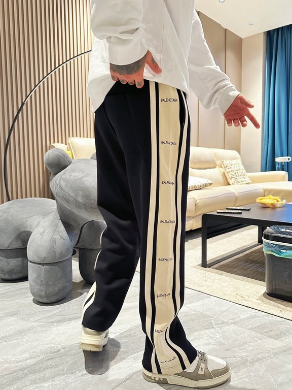 Parisienne new casual pants for fallwinter 2023! Synchronized sale on the official website. The brand's classic LOGO casual pants , customized fabric, excellent comfort, strong hand touch. Highly recognizable, perfect qu