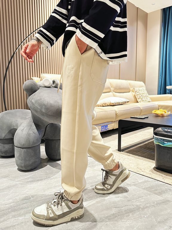 Loewe 2023 fall and winter new casual pants! Synchronized sale on the official website. Brand classic LOGO casual pants , customized fabric, excellent comfort, strong hand touch. Highly recognizable, perfect quality craf