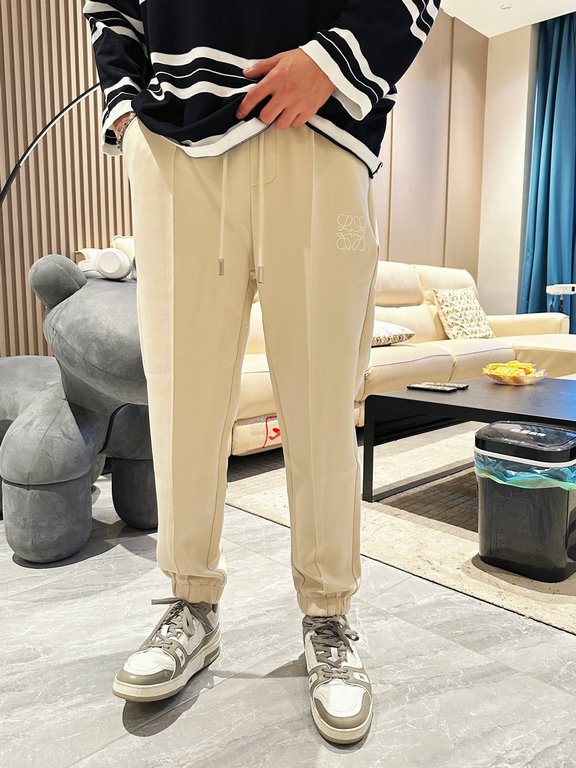 Loewe 2023 fall and winter new casual pants! Synchronized sale on the official website. Brand classic LOGO casual pants , customized fabric, excellent comfort, strong hand touch. Highly recognizable, perfect quality craf