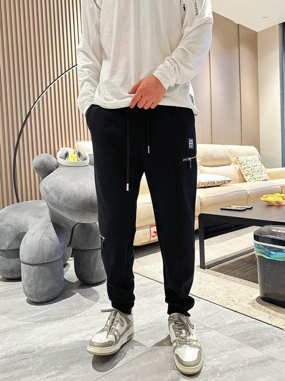 Givenchy new casual pants for fallwinter 2023! Synchronized sale on the official website. Brand classic LOGO casual pants , custom fabric, excellent comfort, strong hand touch. Highly recognizable, perfect quality crafts