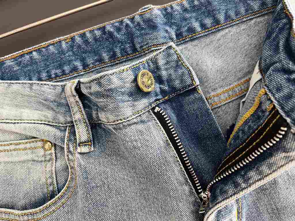 1V, new casual tannin jeans   spring and summer new back pocket brand logo using imported machine vacuum embroidery   body heavyweight environmentally friendly plant enzymes washed process fabric texture is quite beautif