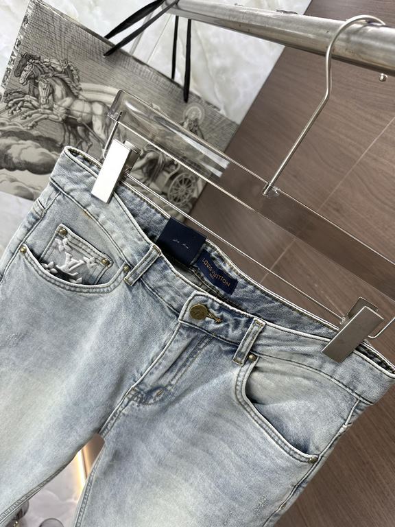 Louis Vuitton 2023 High-end bespoke jeans Latest fashion week runway models Original color yeast wash Selected heavyweight denim fabric (pure cotton) Comfortable and skin-friendly Original hardware Accessories accessorie