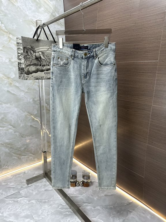 Louis Vuitton 2023 High-end bespoke jeans Latest fashion week runway models Original color yeast wash Selected heavyweight denim fabric (pure cotton) Comfortable and skin-friendly Original hardware Accessories accessorie