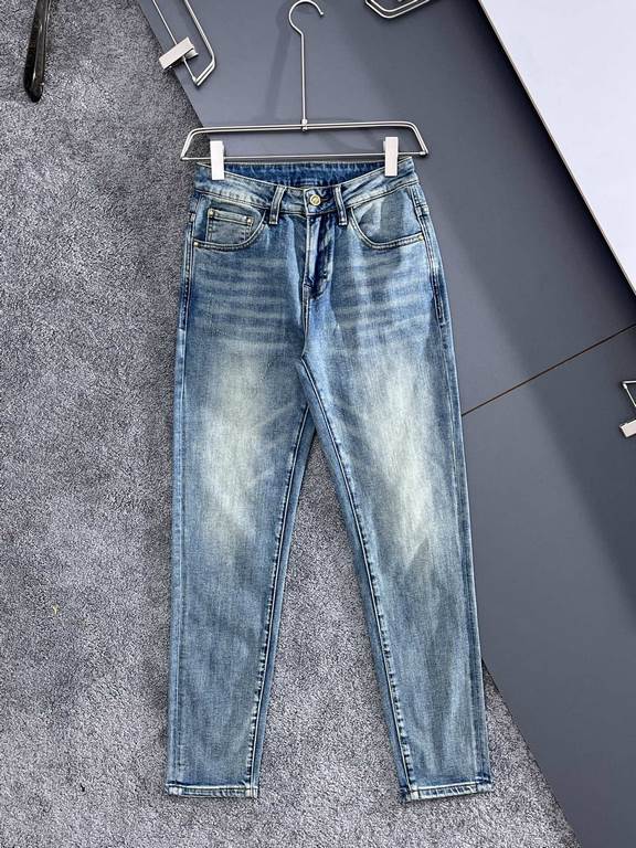 Donkey Family 23SS high-end custom jeans Latest fashion week runway models Original color yeast wash process Selected heavyweight denim fabrics, comfortable and skin-friendly Original hardware accessories accessories Cub