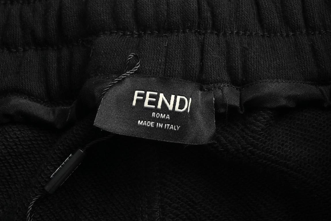 FendiFendi 23ss small eye embroidered double F webbing pantsFD classic elements, casual and comfortable on the body, the body of the same color without color difference, the labor cost is expensive.Sharp small eye embroi