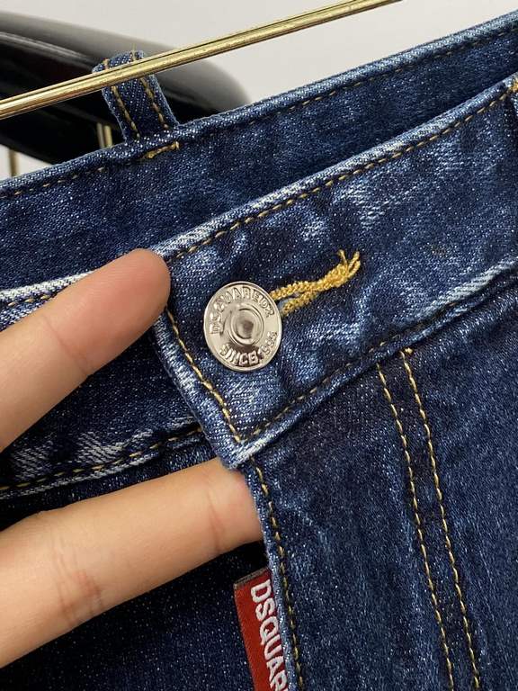 DSQUARED2, 2023 latest products, counter synchronization is available, the original single hard goods, washed casual jeans, imported original washed stretch fabric, comfortable and elastic, the original hardware accessor