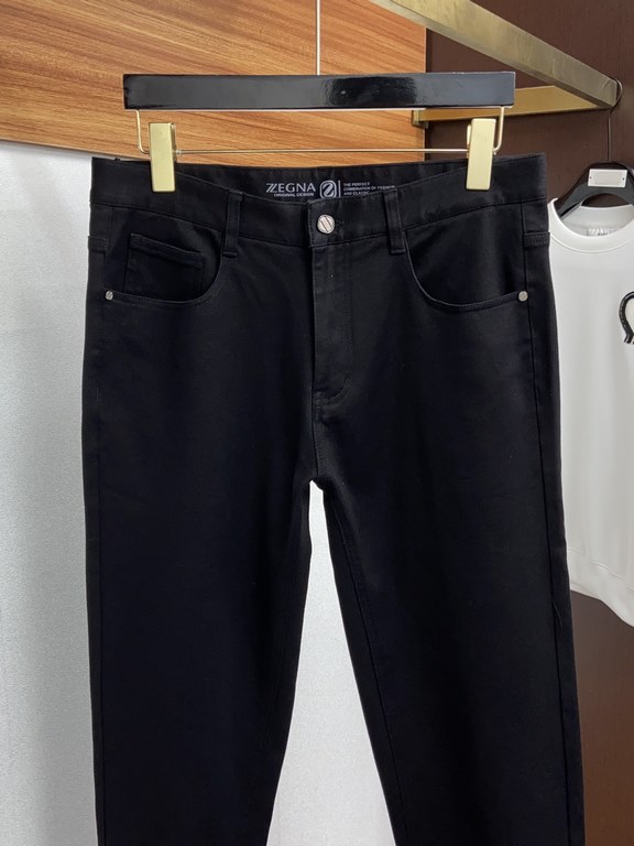 Gucci fall modelsThe new model of jeans Small Straight Counter available Physical store extreme jeans   Counter original 11 good goods for all ages. The highest version of the market imported fabrics from Europe. Comfort