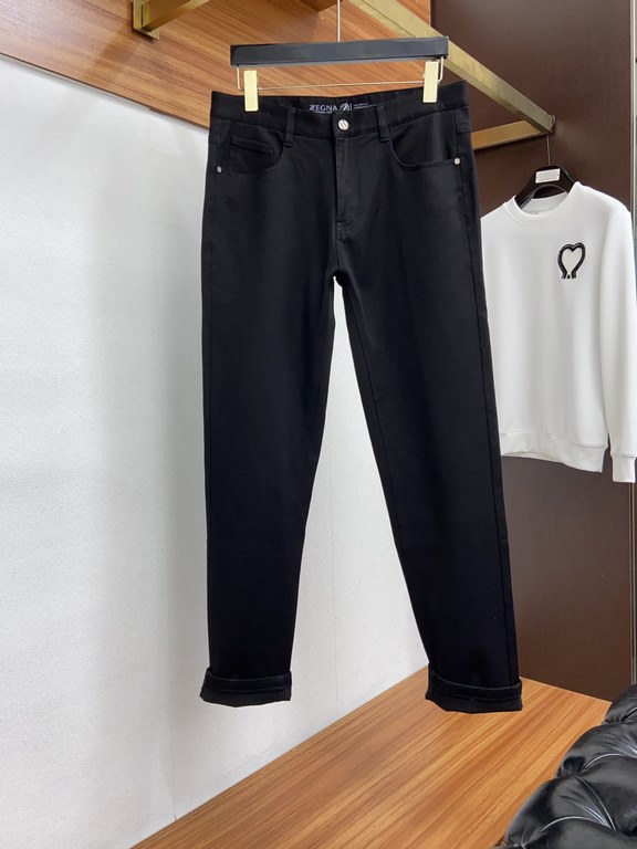 Gucci fall modelsThe new model of jeans Small Straight Counter available Physical store extreme jeans   Counter original 11 good goods for all ages. The highest version of the market imported fabrics from Europe. Comfort