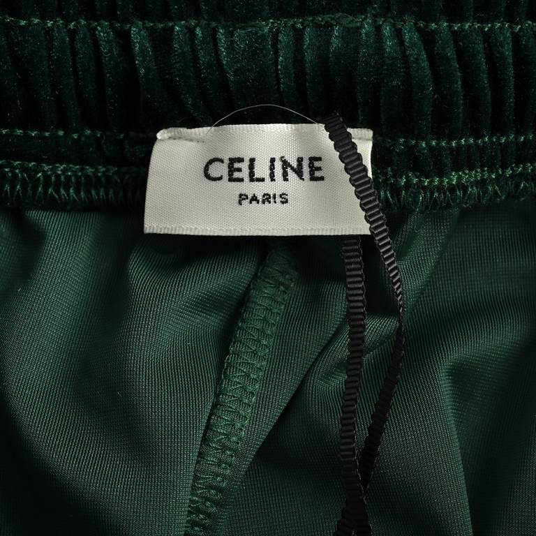 Celine 23Fw Velvet Suit PantsCustom woven and dyed velvet fabric Customized double c embroidery piece New custom hardware accessories The feel of the wool is especially silky and smooth The sunlight can show different co