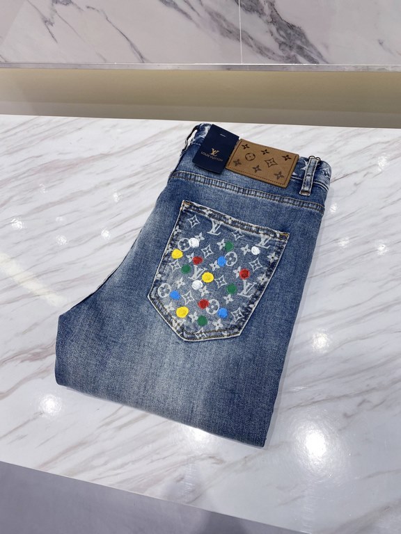 LV2023 early fall new casual jeans, high-end customized series. Imported high-density customized cotton tannin fabric comfortable and soft skin-friendly, straight and not easy to wrinkle, original hardware. In-kind shoot