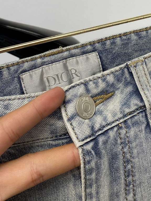 Dior, 2023 latest products, counter synchronization is available, the original single goods, washed casual jeans Imported original washed stretch fabric, comfortable and elastic, the original hardware accessories decorat