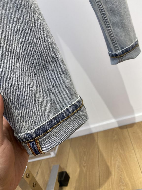 Dior, 2023 latest products, counter synchronization is available, the original single goods, washed casual jeans Imported original washed stretch fabric, comfortable and elastic, the original hardware accessories decorat