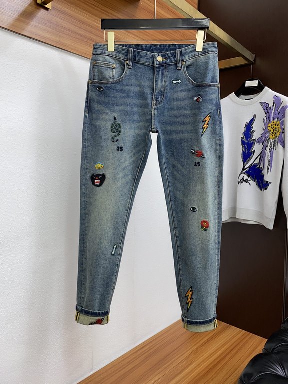 Gucci 2023 fall and winter men's jeans original factory original cloth original wash! Imported original washed stretch fabric, complex craftsmanship superimposed, any one of the washing process to stay a few seconds more