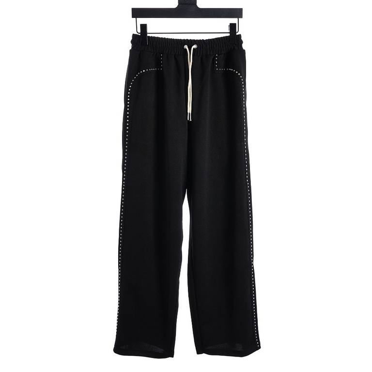 Celine CE 23FW Riveted TrousersOriginal woven fabric, smooth and have a strong sense of drape, rivets open mold customized, each pair of pants inlaid 445 rivets, rivets position for the double fabric design, superimposed