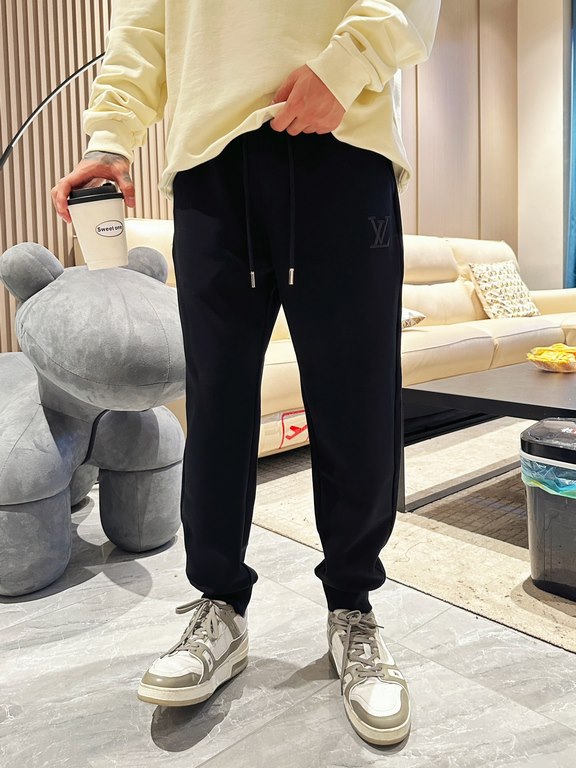 LV 2023 new casual pants for fallwinter! Official website synchronized sale. Brand classic LOGO casual pants , custom fabric, excellent comfort, strong hand touch. Highly recognizable, perfect quality craftsmanship. Size