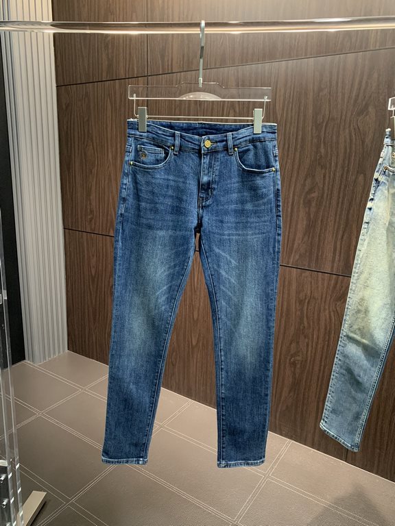 Lv Louis Vuitton Exclusive new Slim model small straight jeans, high-end version! Counter customized fabrics Breathable comfort, impeccable details, brand elements design concept, reflecting high quality. The handfeel is