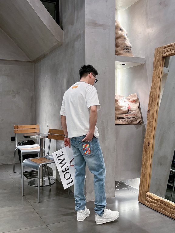 Gu 23ss summer new rabbit special series logo men's small straight denim jeans! Channel rare out, the market is rare boutique channel source, absolutely can bring you an unexpected wearing experience, sincerely recommend