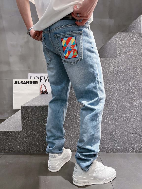 Gu 23ss summer new rabbit special series logo men's small straight denim jeans! Channel rare out, the market is rare boutique channel source, absolutely can bring you an unexpected wearing experience, sincerely recommend