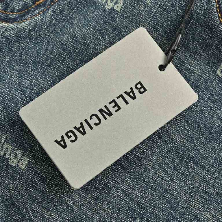 Balenciaga  Balenciaga 23Fw full print monogrammed frayed wash jeansSo far this year to do the most awesome jeans, heavy wash process, hidden mystery details are very much, this time the main push of the pants whether th