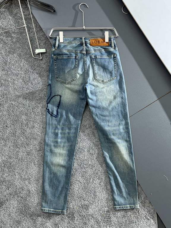 LOW family 23SS new jeans High-end quality Slim cut fabric with elasticity Good shape on the body Size 30, 31, 32, 33, 34, 36, 38.