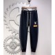 LV 2023 latest product casual pants counter with the same fabric, version of the fashionable and generous, buttocks thin, no sense of tightness, the use of counter imported fabrics on the body of the excellent effect of 